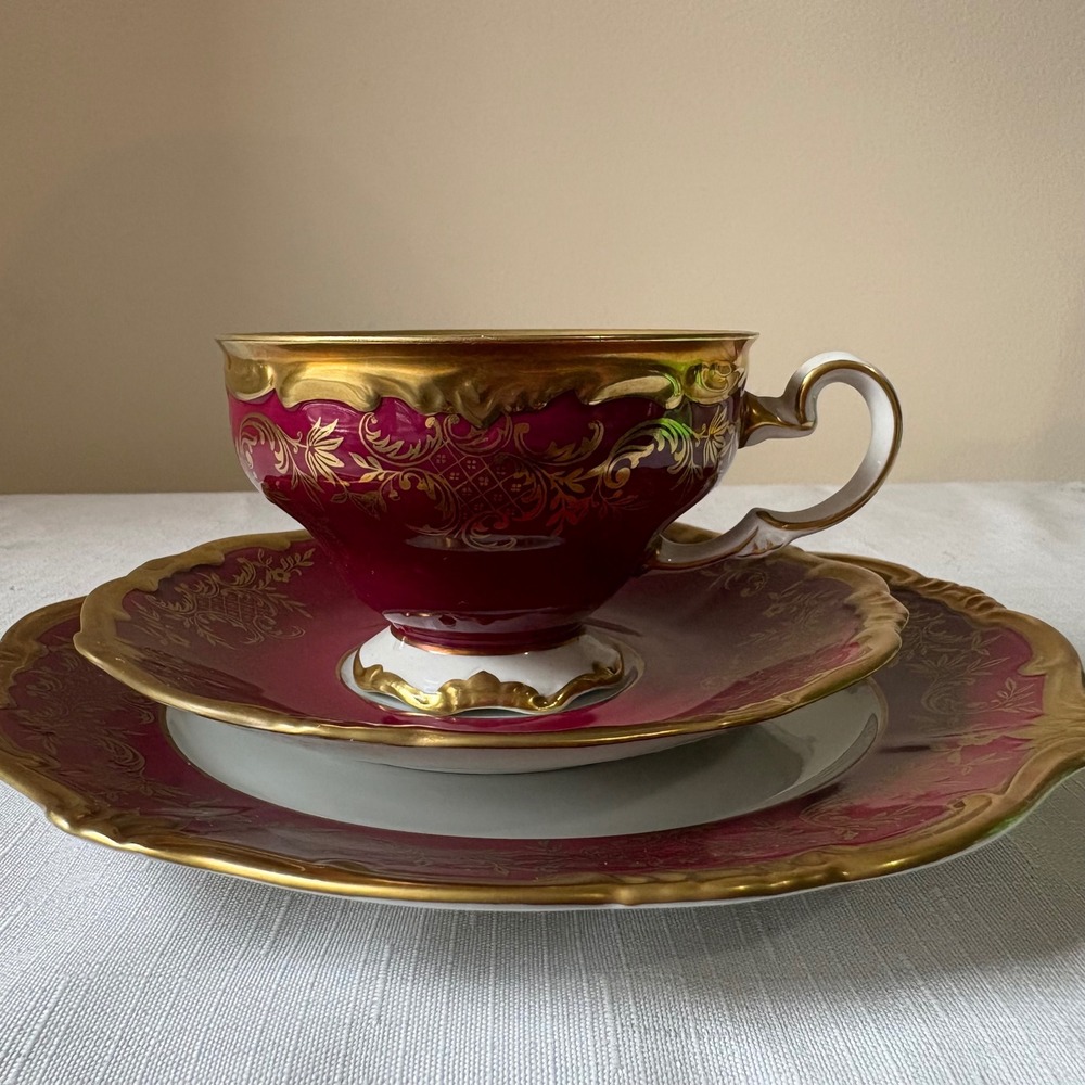 Weimar Porzellan Katharina Magenta Gold Tea Set